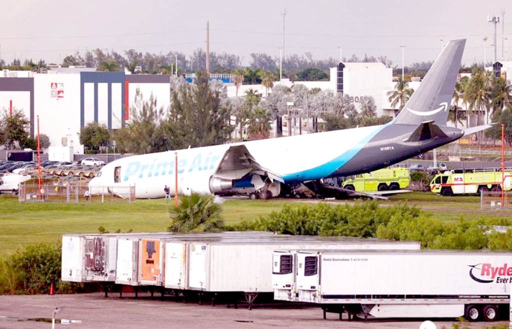 Miami Airport Plane Crash Aircraft Catches Fire After Colliding with Vehicles Five Dead Five Injured